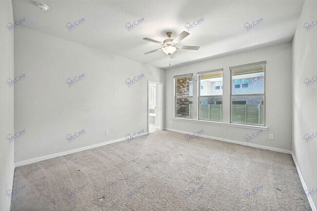 Building Photo - 700 Parkside Dr
