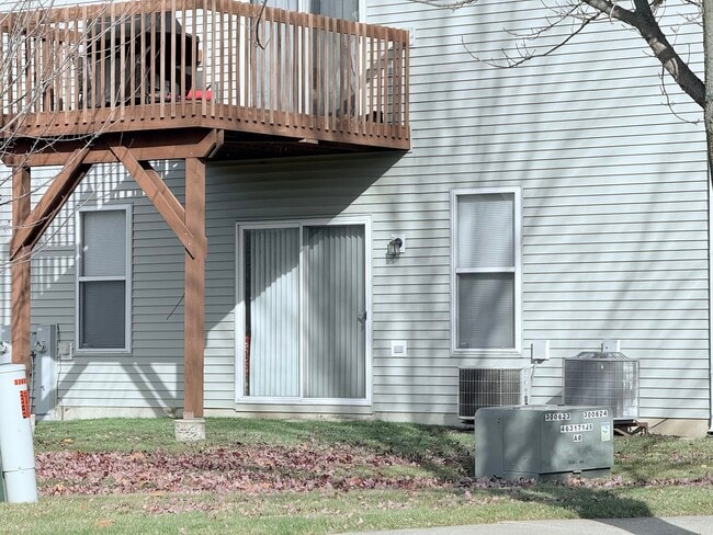 Building Photo - 3345 Bromley Ln