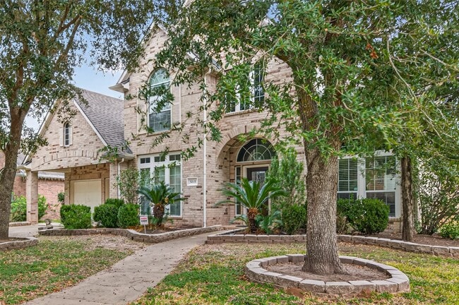 Building Photo - 5215 Field Briar Ln