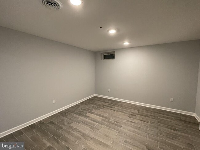 Building Photo - 113 Trails Way