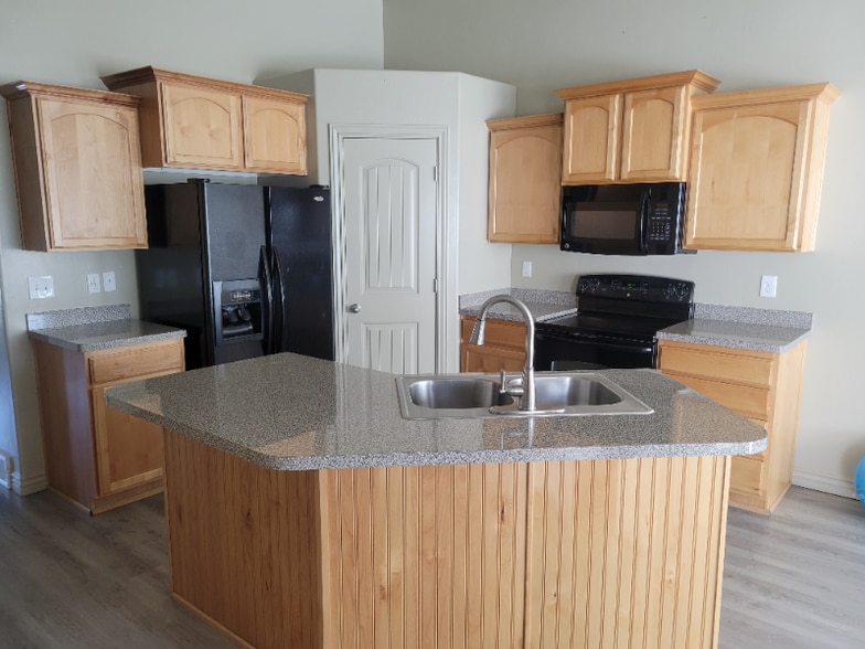 Building Photo - 8200 6900 W