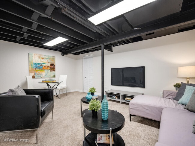 Building Photo - 4036 W 57th St