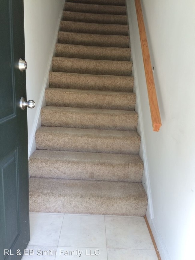 Building Photo - 205 Dawson Ave