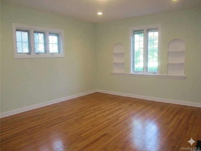 Building Photo - 64 Old Pond Rd