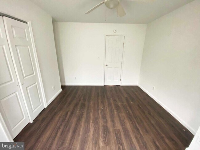 Building Photo - 3329 Malta St