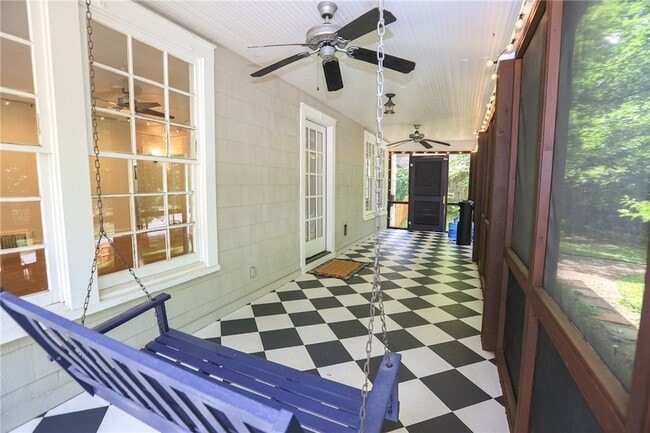 Building Photo - 610 N Olive Ave