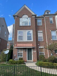 Building Photo - Beautiful Southfield Condo