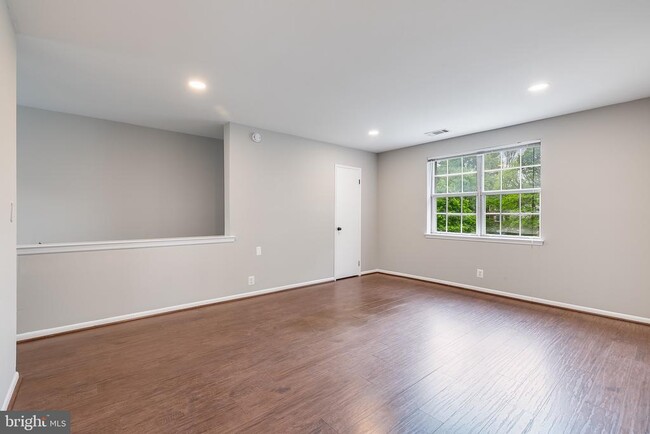 Building Photo - 4622 28th Rd S