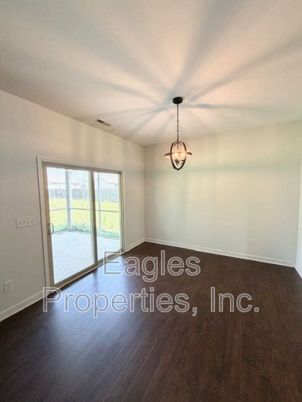 Building Photo - 215 Ingram Fields Dr