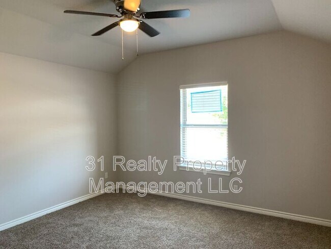 Building Photo - 3503 Brookstone Dr