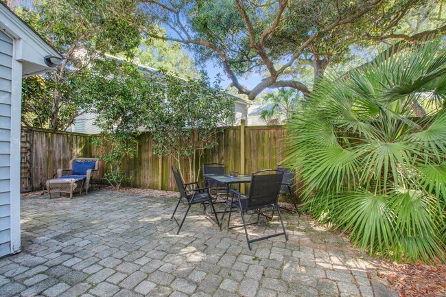 Building Photo - 1371 Cassidy Ct