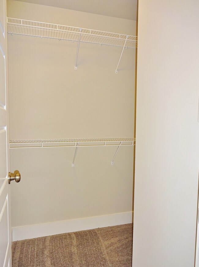Building Photo - 555 Polo Way