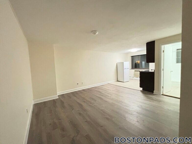 Building Photo - 15 Chester St