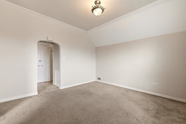 Building Photo - Renovated Studio in Charming Victorian Home in Baker District