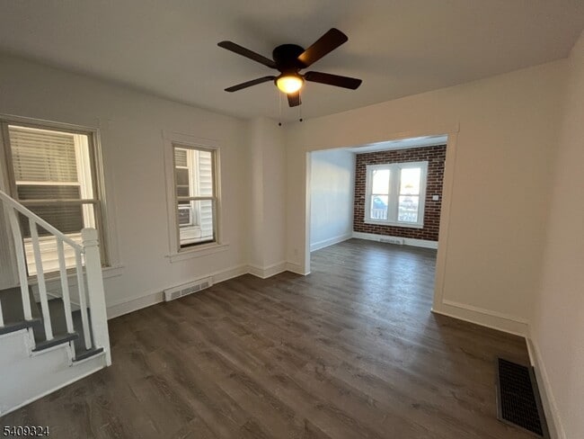 Building Photo - 220 Filmore St