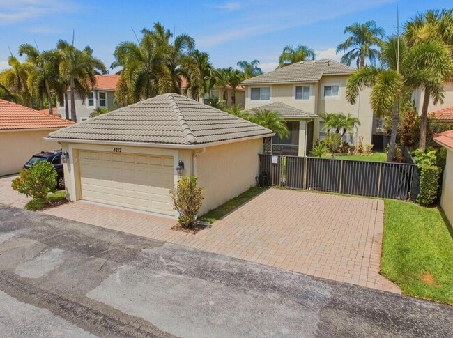 Building Photo - 8212 Calterra Dr