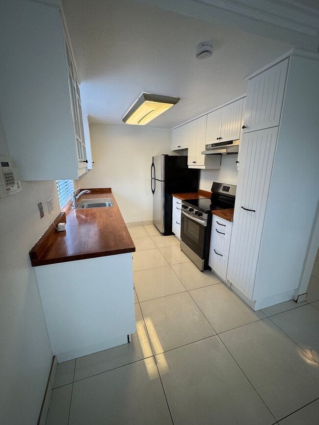 Building Photo - Newly Remodeled 2 Bedroom 2 Bath Condo in Chula Vista - $2600 a month