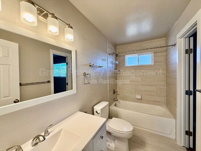 Building Photo - 10010 Bryant Ct