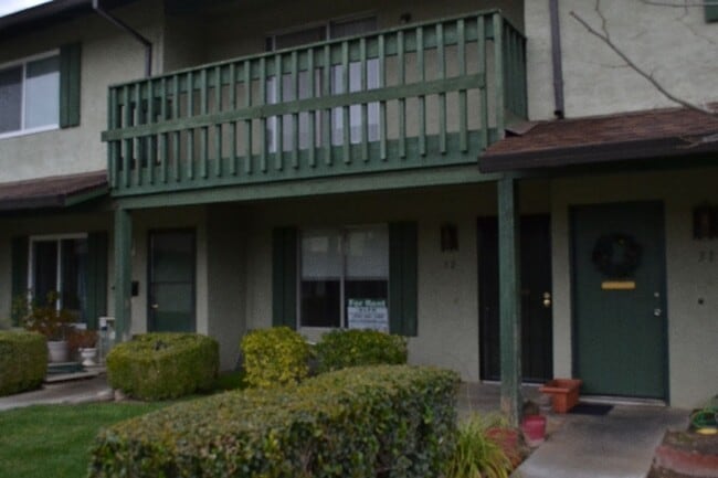 Building Photo - Spacious 2-Bedroom Condo