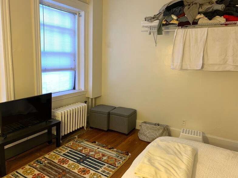 Building Photo - 1999 Commonwealth Ave