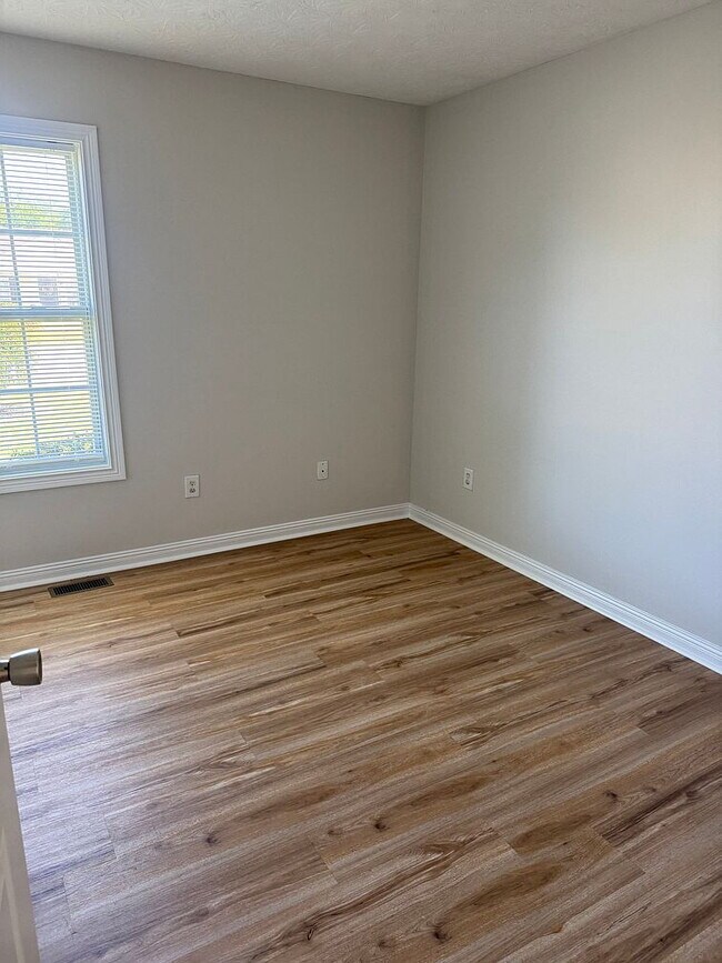 Building Photo - Single Family Home