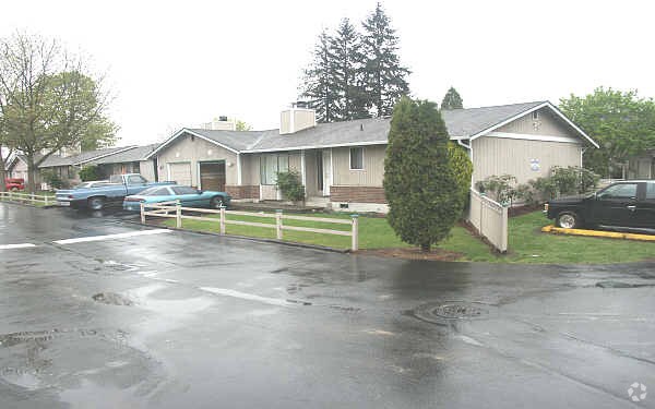 Primary Photo - Maple Lane Estates