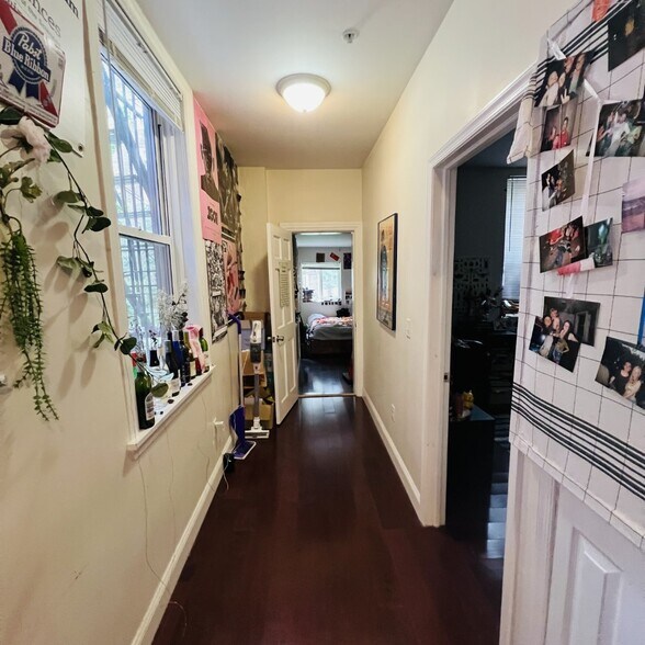Building Photo - 4618 Spruce St