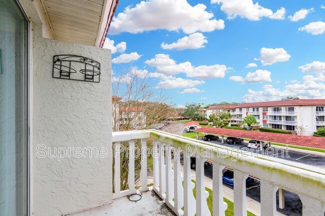 Building Photo - 1001 Pearce Dr