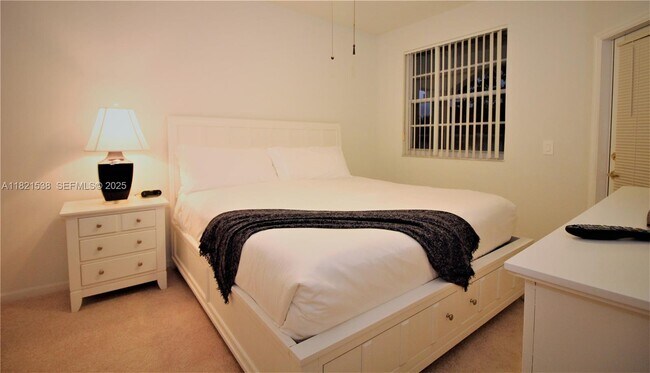 Building Photo - 3255 NE 184th St