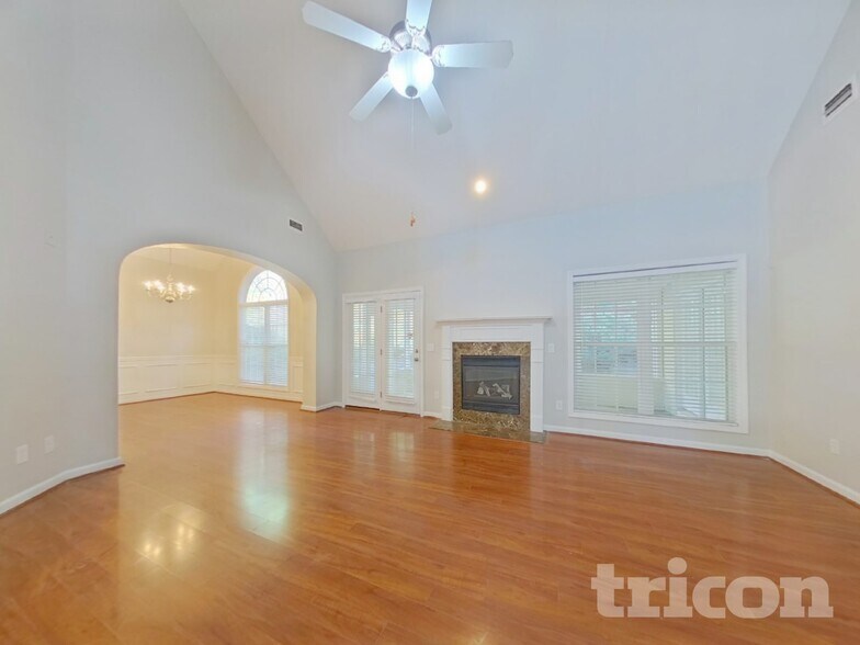 Building Photo - 3050 Lost Cabin Pl