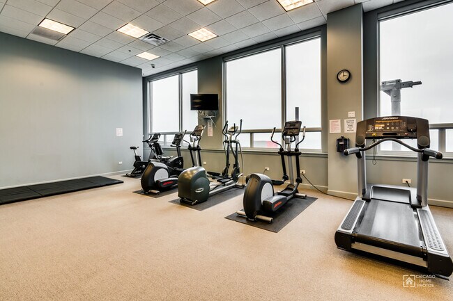 Building Photo - 1841 S Calumet Ave