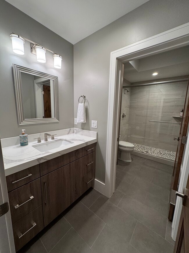 Building Photo - 532 W Heritage Way