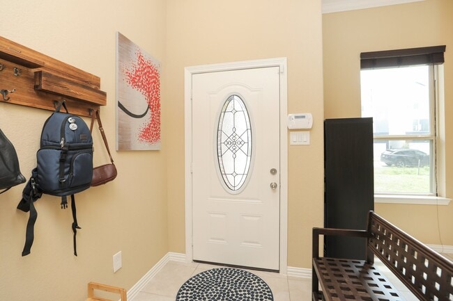 Building Photo - 6615 Goldspier St