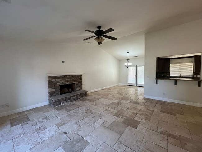 Building Photo - Coming Soon! 3 Bedroom Home in North West ...