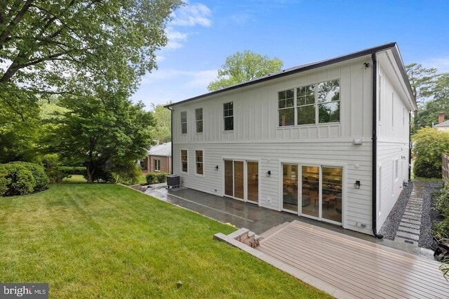 Building Photo - 8609 Woodbrook Ln