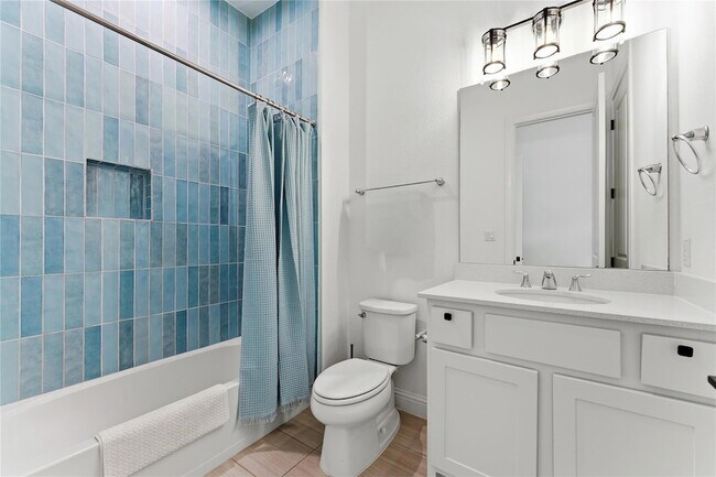 Building Photo - 704 Prairie Clover Dr
