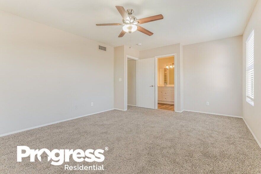 Building Photo - 532 N Nassau