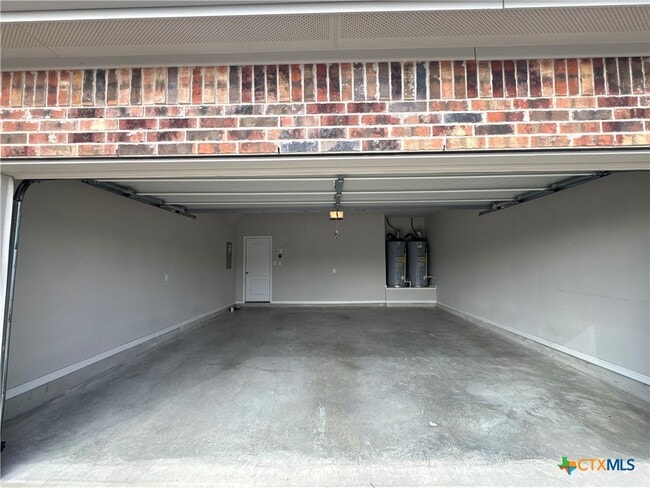 Building Photo - 2214 Wasabi Rd