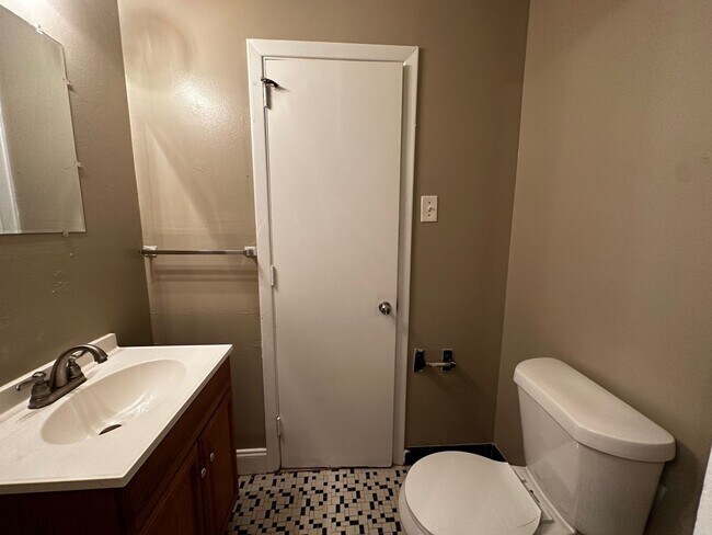 Building Photo - 1730 Atkamire Dr