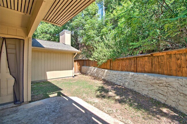 Building Photo - 6489 Hart Ln