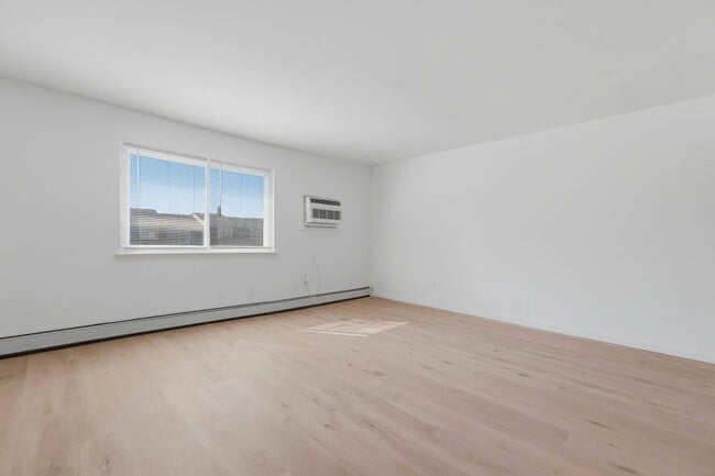 Building Photo - 206 Chrystal Dr