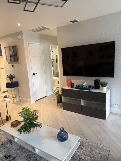 Building Photo - 2857 N Los Felices Rd