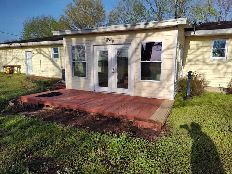Building Photo - 2025 N 432