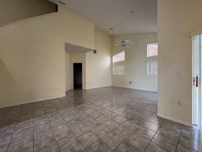 Building Photo - 2 Story Home. 3bed/3bath home/bonus room