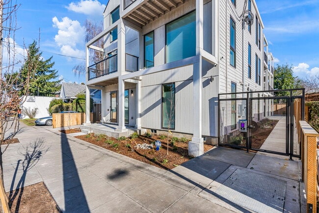 Building Photo - Greeley Apartments PDX