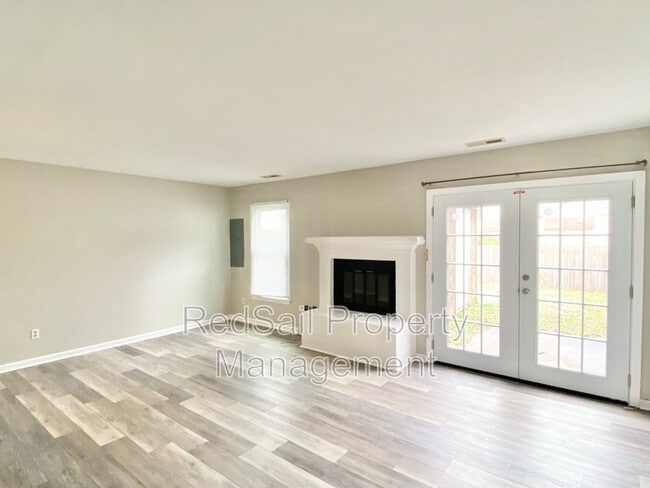 Building Photo - 5612 Picadilly Ln