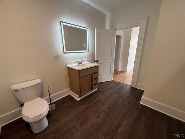 Building Photo - 109 Main St