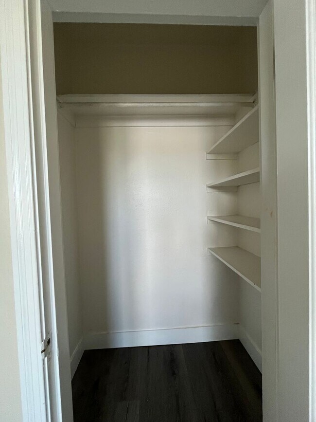Interior Photo - 3201 Beaumont Ave.