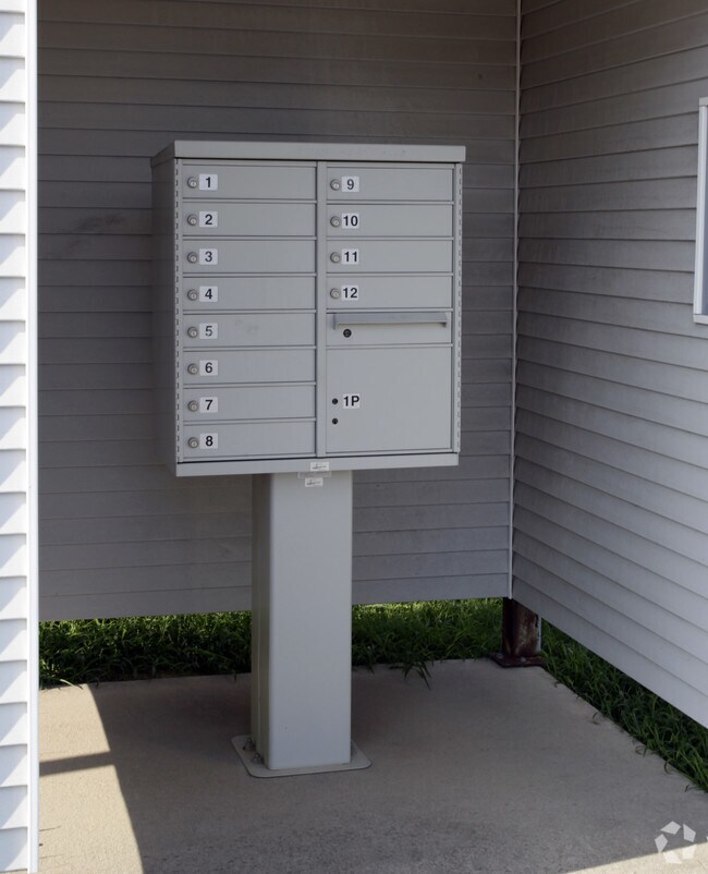 Building Photo - 34 Oak Grove Cir