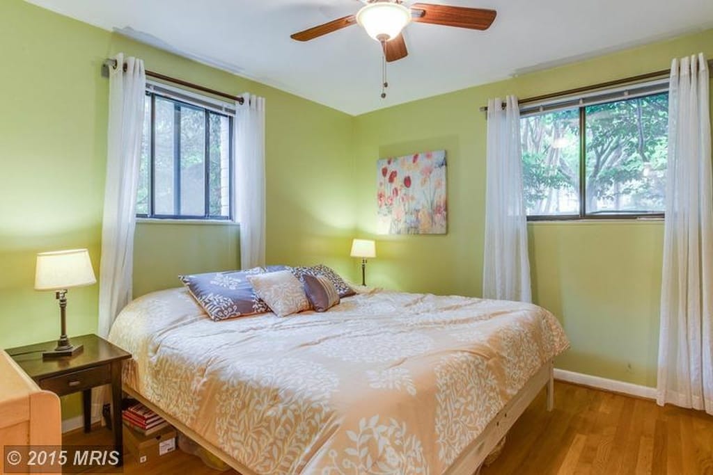 bedroom - 2016 N Adams St
